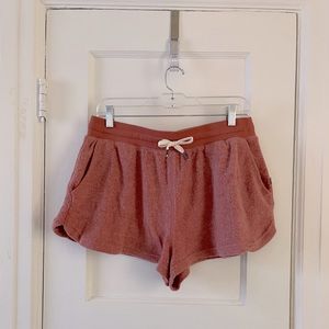 Feat BlanketBlend shorts in Cayenne ❤️